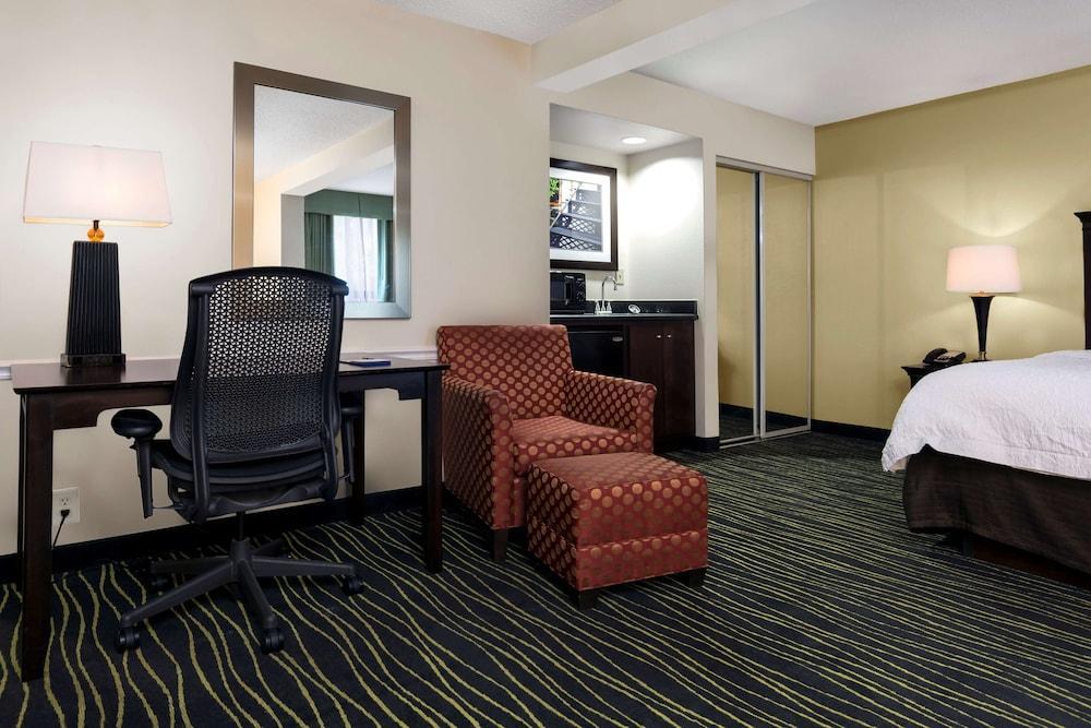 Hampton Inn Columbia I-26/Harbison Blvd Экстерьер фото