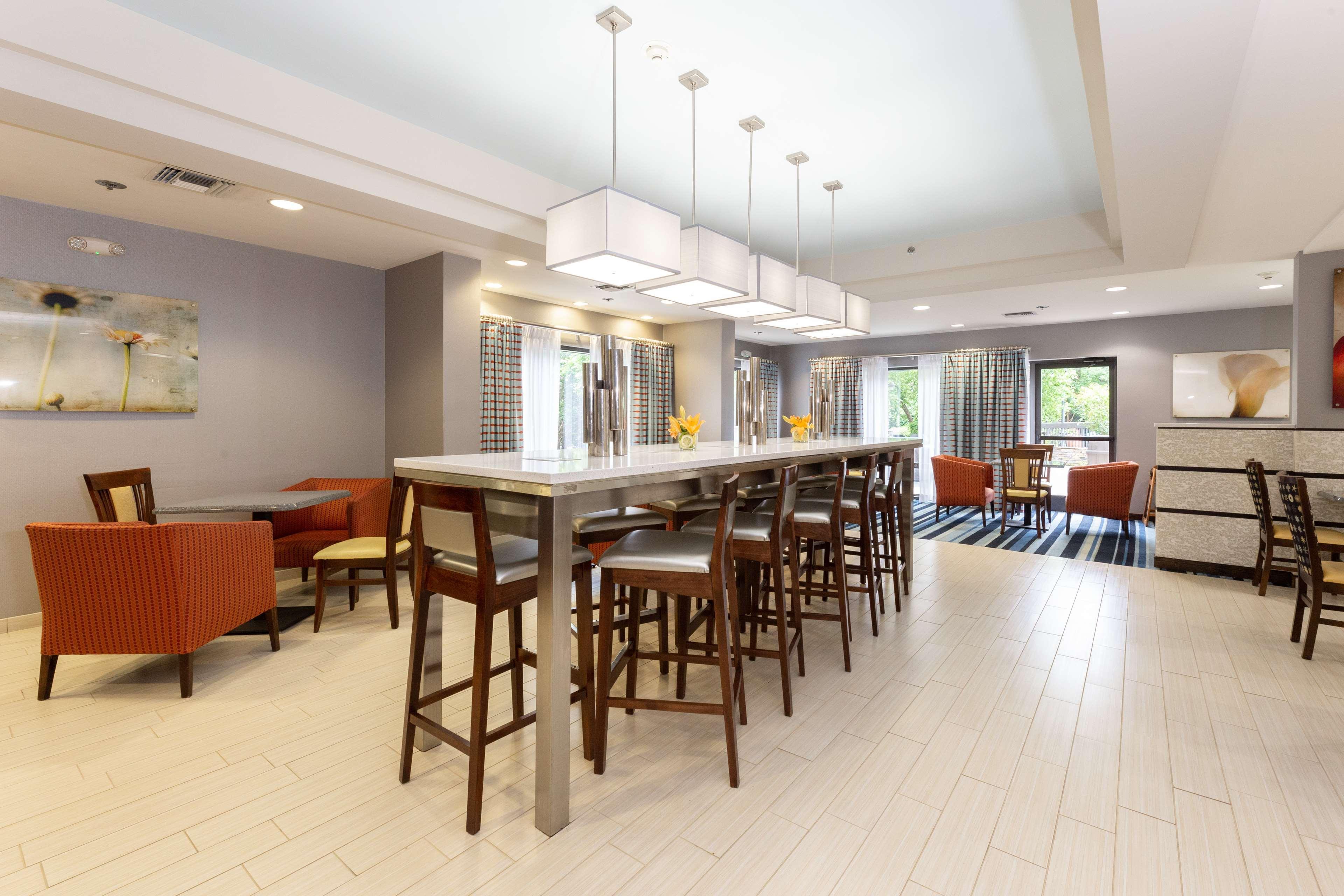 Hampton Inn Columbia I-26/Harbison Blvd Экстерьер фото