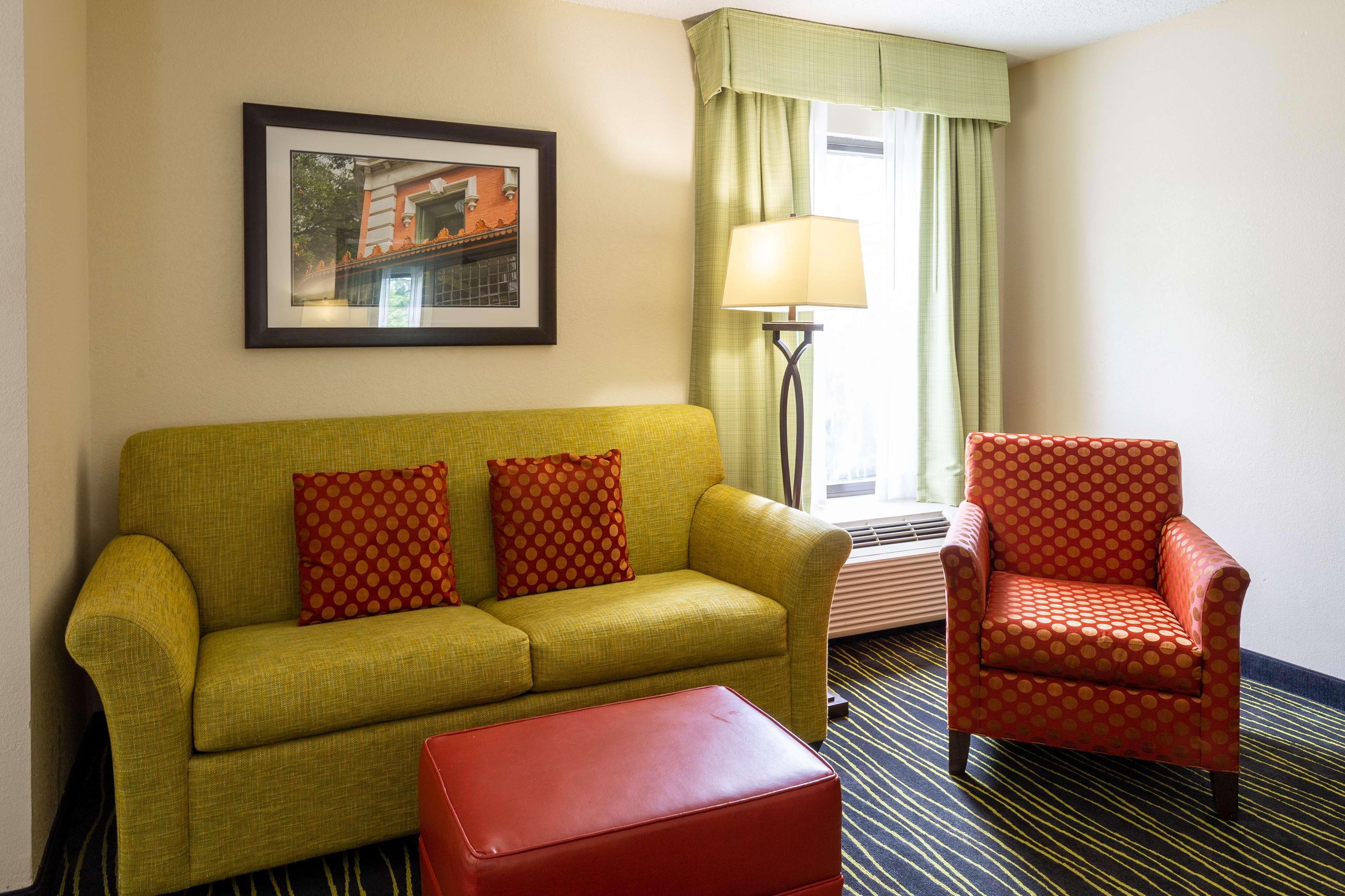 Hampton Inn Columbia I-26/Harbison Blvd Экстерьер фото
